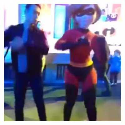 Mexeu com a casada errada