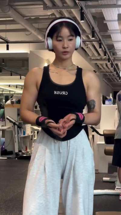 Need to share my obsession for crush_kimcoka, she's so perfect, she could handle me like a doll and creates new positions to destroy my ass