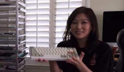 hyoon builds a keyboard 🥺