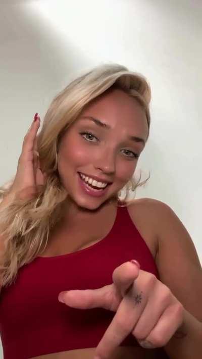 Aria Brooks (@ariabrooksss)