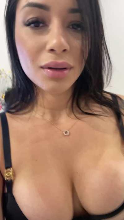 Can you resist not to touch these pretty boobs