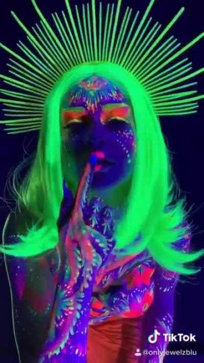 Jewelz (@jewelzblu2.0)