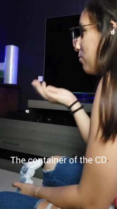 My SO trying to figure out Meryl's codec for the first time.