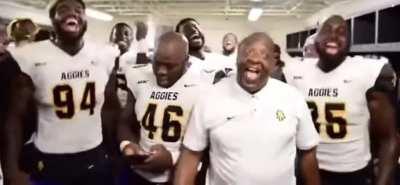 Can someone pls send just the vid?