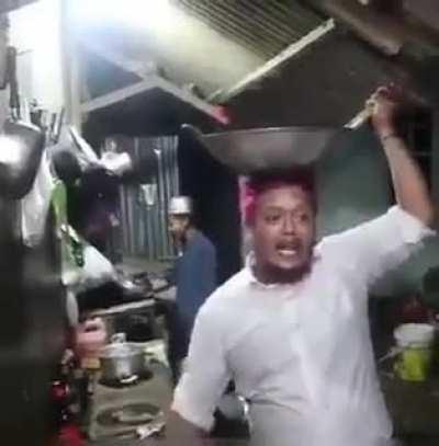 So many confused bule in that post 😆