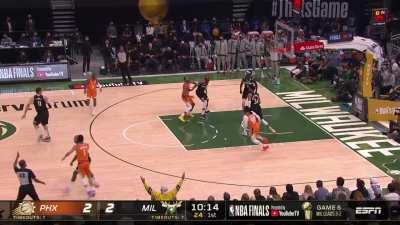 [Highlight] Booker destroys Tucker's ankles but he can't finish him