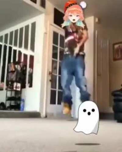 When Kiara sees one of those '𝘎𝘩𝘰𝘴𝘵s' in her apartment