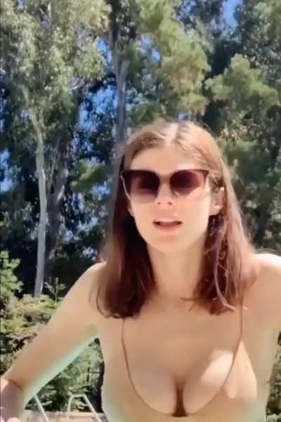 Sydney Sweeney Vs Alexandra Daddario