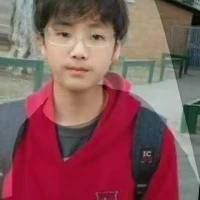 Luba: eu estou gostando de um coreano💕. O coreano: