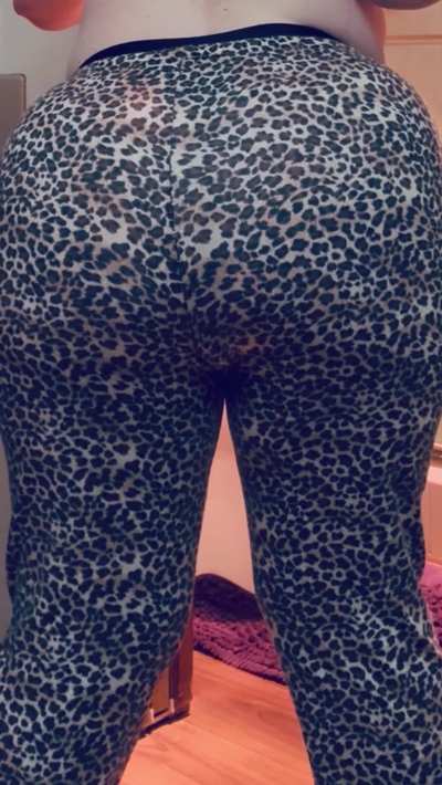 My baby boy was being naughty, so Mommy had to punish him with her stinkiest farts right up his nose 💨 😈