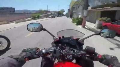 Armed men try to rob an off-duty cop.