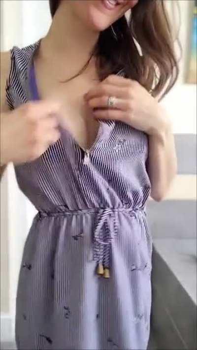 Do you like what's under my dress? [F]37