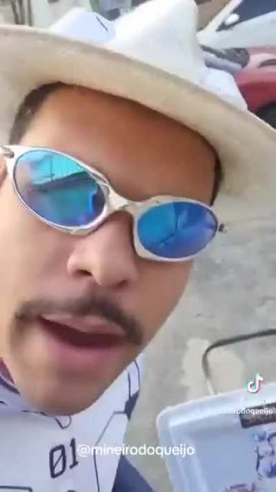 Vendedor de queijo médio no Brasil