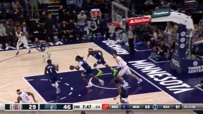 [Highlight] Jarred Vanderbilt meets Zubac at the rim for an incredible block!