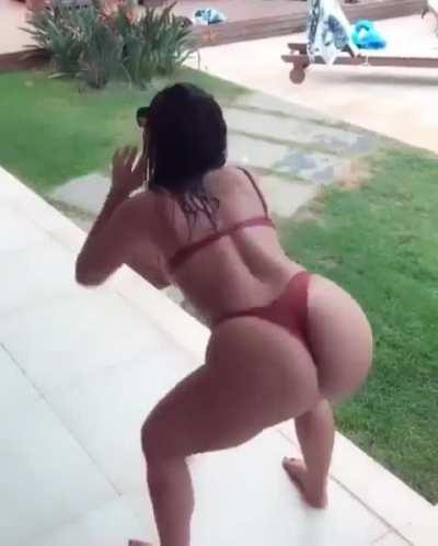 Anita safada rebolando