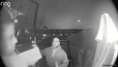 Plane crash in Philadelphia, Pennsylvania seen from doorbell camera video - 1/31/2025