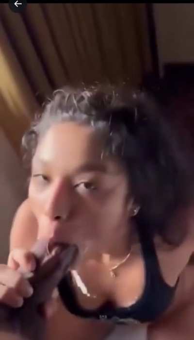 ClappingDemCheeks - Video #0995