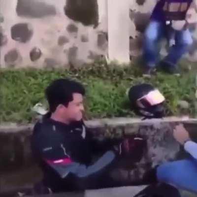 Look at this and tell me loves dead 😢