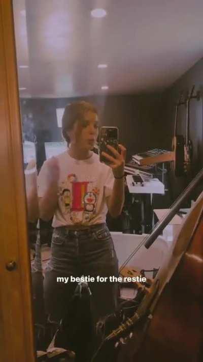 Sydney showing her off her bestie for the restie (March 2023)