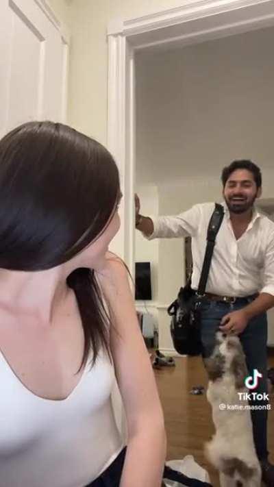 Girl learns Hindi for her boyfriend