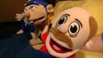 JeFfY pUlLs MaRvIn UnDeR tHe BeD cOvErS aNd FaRtS oN hIm AlMoSt KiLlInG hIm In ThE pRoCeSs