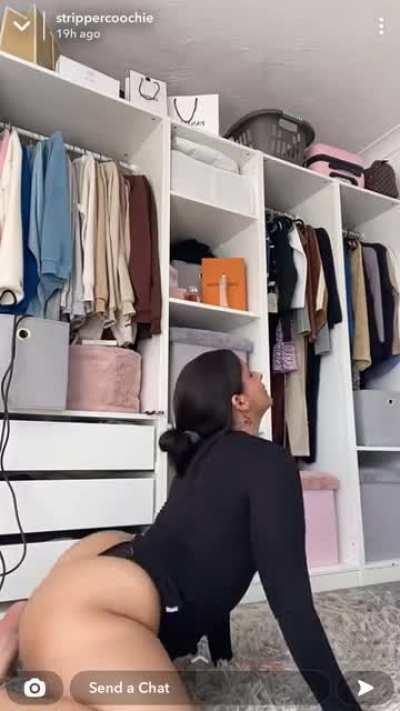 her snap is strippercoochie