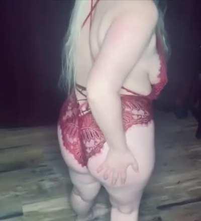 Does red look good on me? ❣️NO PPV // mom bod // pussy play // anal play // dildos // solo // link below ⬇️