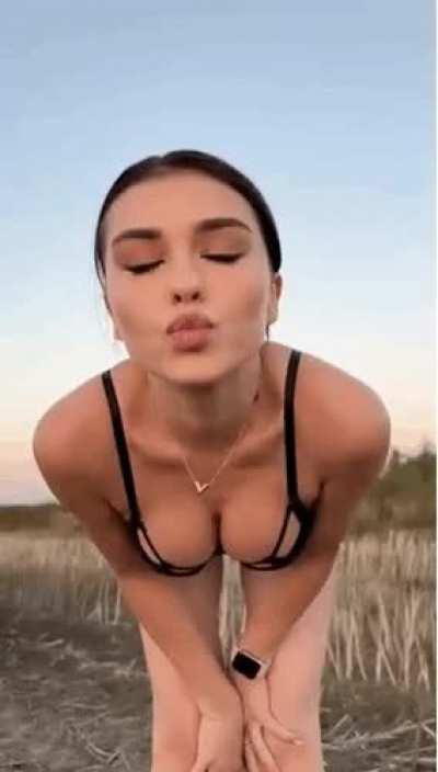 your new favorite cam model 💕