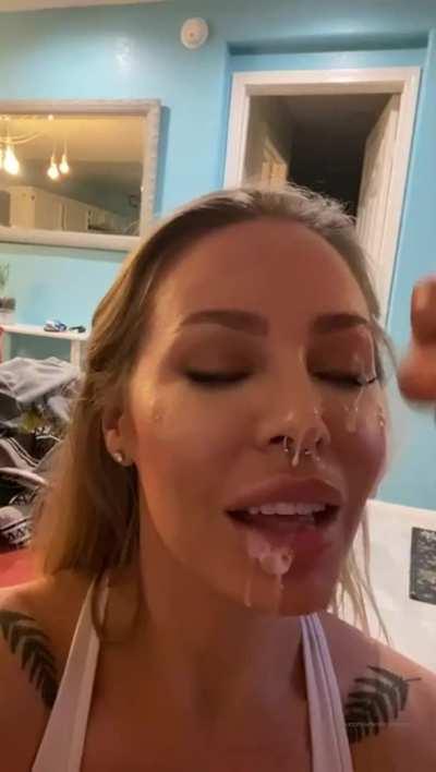 Nicole Aniston gets nice facial 💦🔥