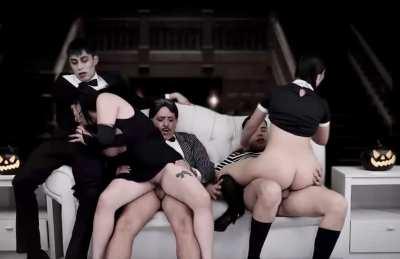 Yo it’s the Addams family !!