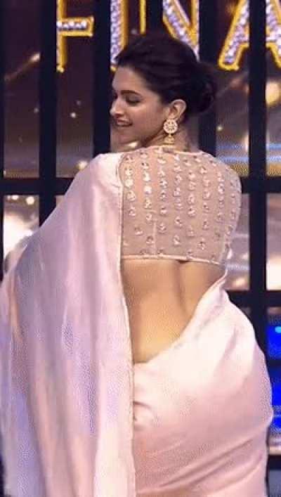 Deepika Padukone want us to grind that perfectly shaped ass