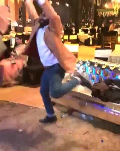 Beta kota se wapis agya.. (apne pair pe)🤡