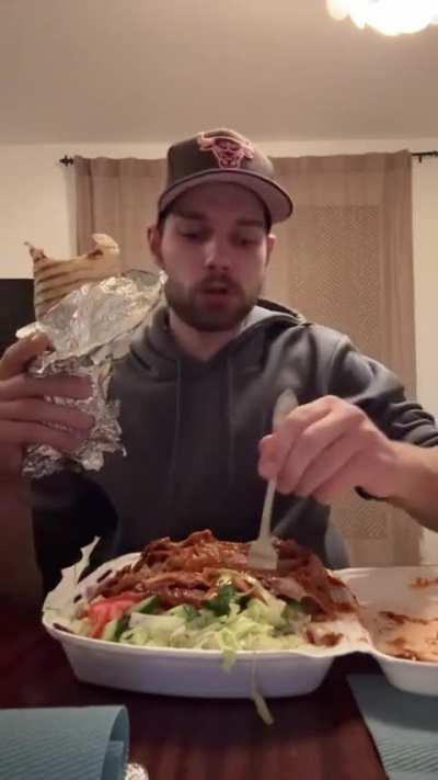 Der Frisst ihr alles weg.