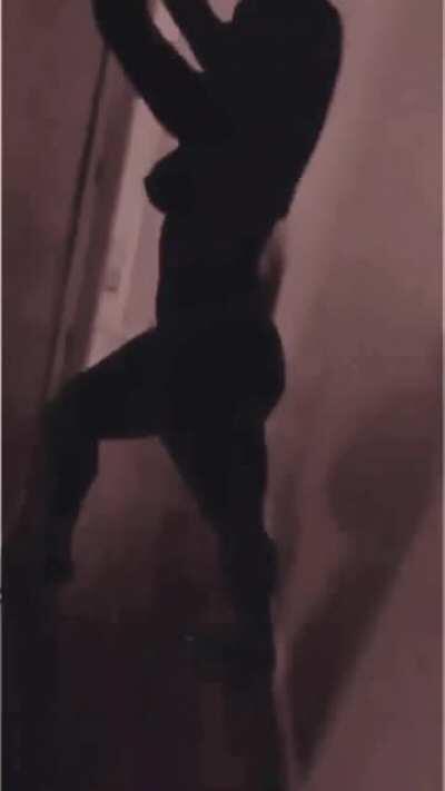 Yeah she's toppless 🔥🔥🔥🔥 see profile for better posts.