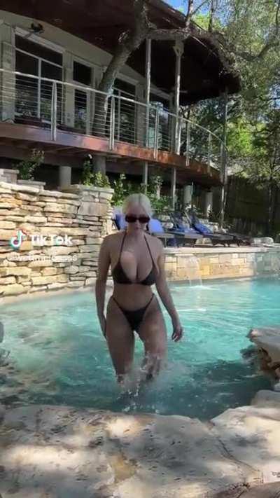 Bouncing Out Of The Pool @wettmelonsss