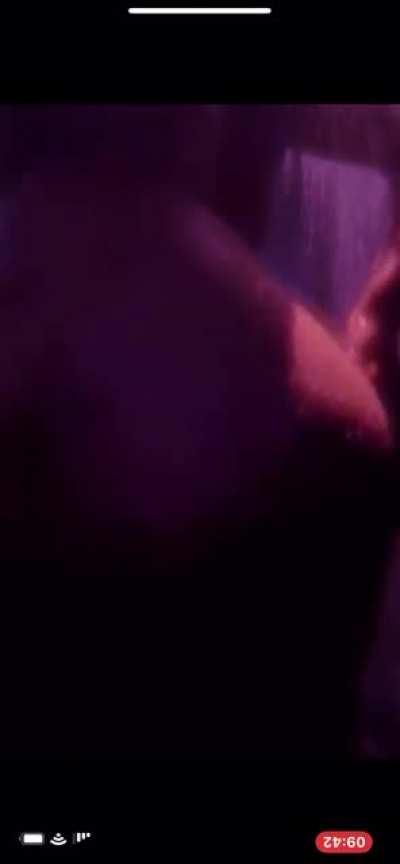 Kan iemand hier iets mee doen? Zoals contrast veranderen of helderheid opbrengen? Ik heb er helemaal geen verstand van