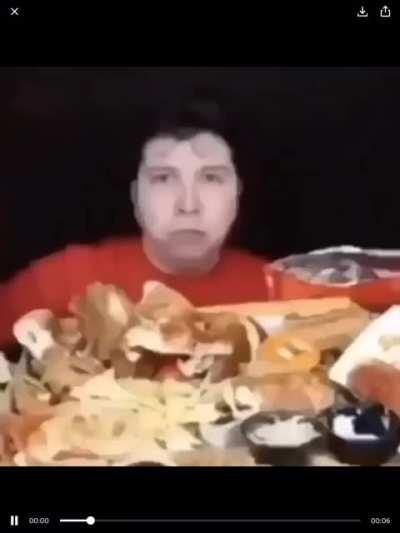 Dylan después de ver otro video de el cayendose 😡