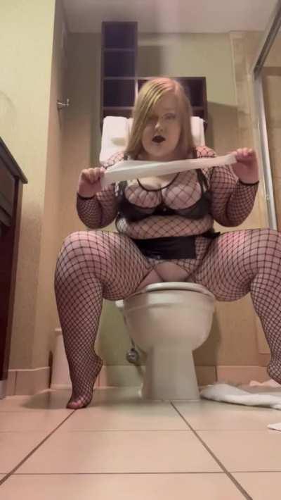 Look at you envious of my toilet paper how fucking pathetic. It gets to touch me before you ever will