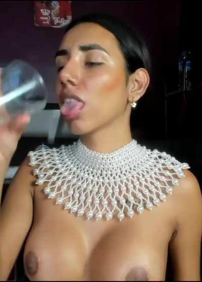 Give me a drink, bartender!💦