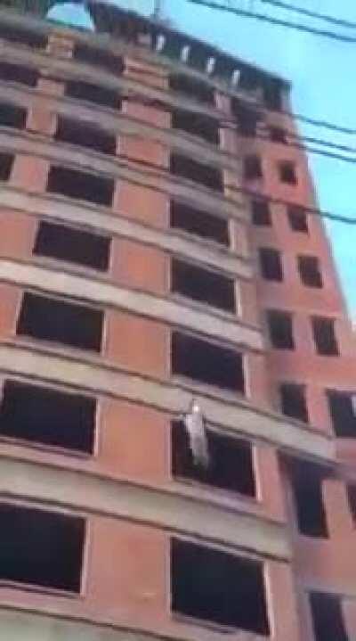 Come on dude just don't be stupid, take the stairs!