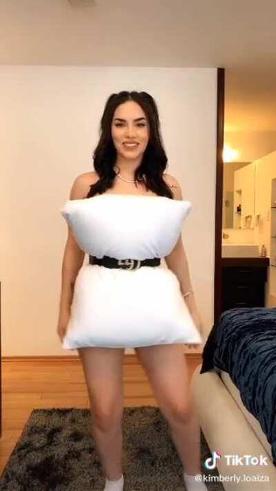 No se ustedes pero este tik tok de Kim me la pone durisima🤤