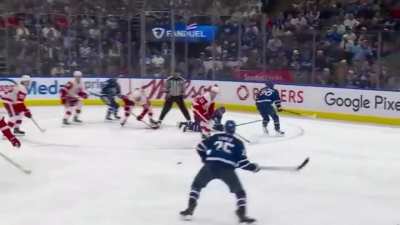 Andrew Copp sends JvR a godlike pass to enter the zone