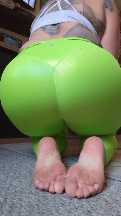 Snaking My Way Into Your Brain Like 🐍👣