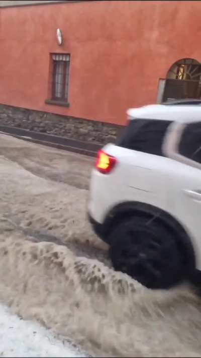 Heavy rain accompanied by a hailstorm in Albavilla, Como Province, Italy 🇮🇹 (27.09.2025)