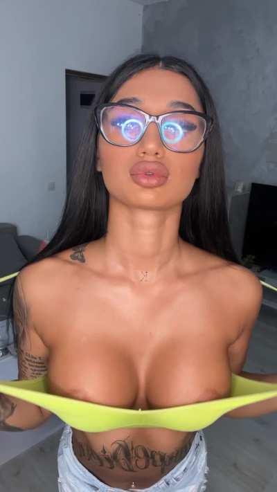 Dancing like a tattooed girl;)