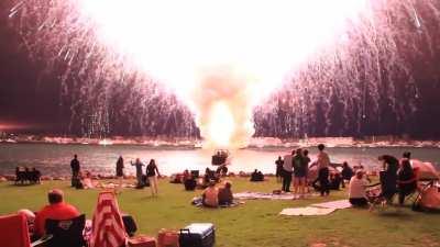 2012 San Francisco fireworks fail, known as “The Big Bay Boom”, where 15 minutes worth of fireworks went off in 30 seconds (WARNING: LOUD)