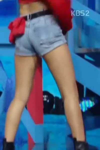 ex-AoA member Seolhyun