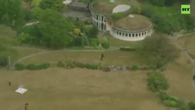 I would prefer to not look down.