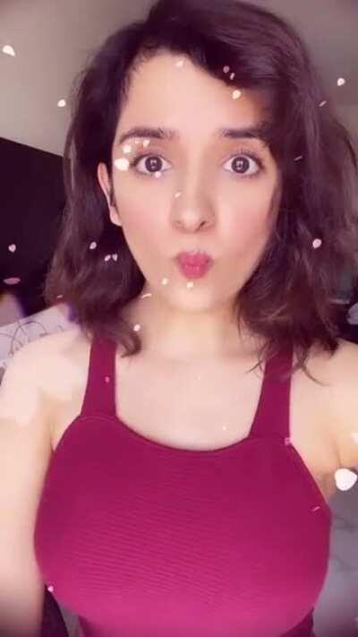 Shirley Setia 😍 Curves