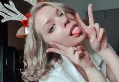 Hi! Hope this festive mood is welcomed here!